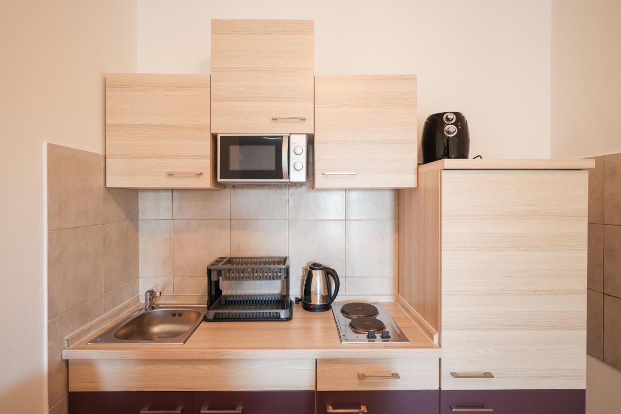Apartments Miky วรซี ภายนอก รูปภาพ