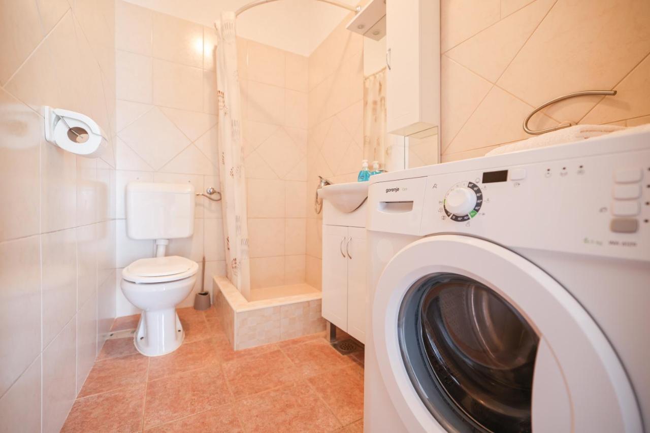 Apartments Miky วรซี ภายนอก รูปภาพ